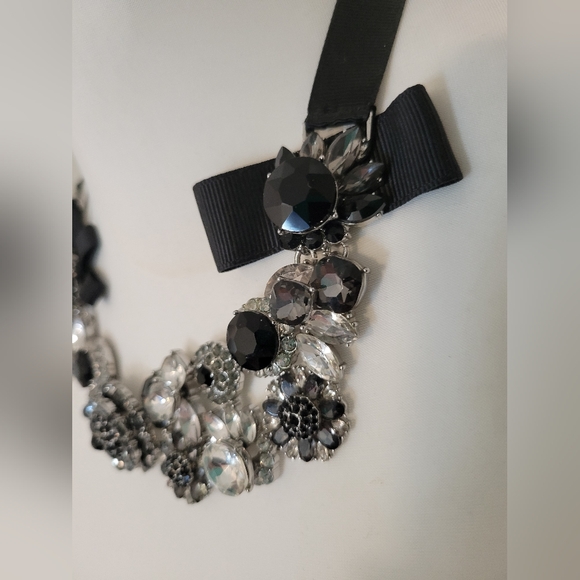 Talbots | NWOT Elegant Black/Silver Floral Ribbon Statement Necklace (OS) - Picture 8 of 9